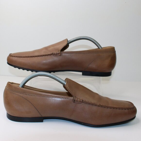 Tod's Tan Leather Slip On Loafer (8 US) - Picture 4 of 10